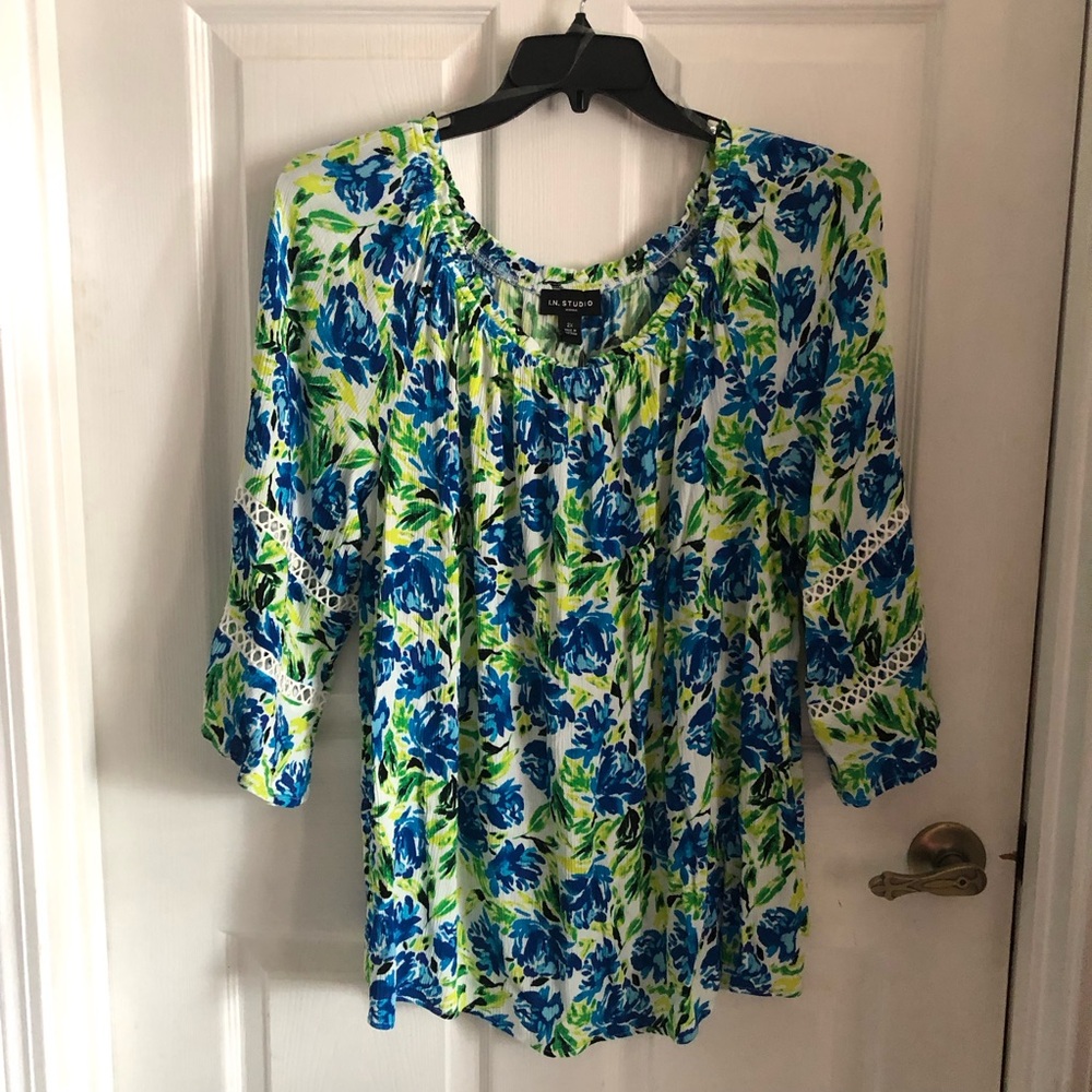 IN Studio blouse floral crinkle elastic neck lace trim bell sleeves pleat fabric